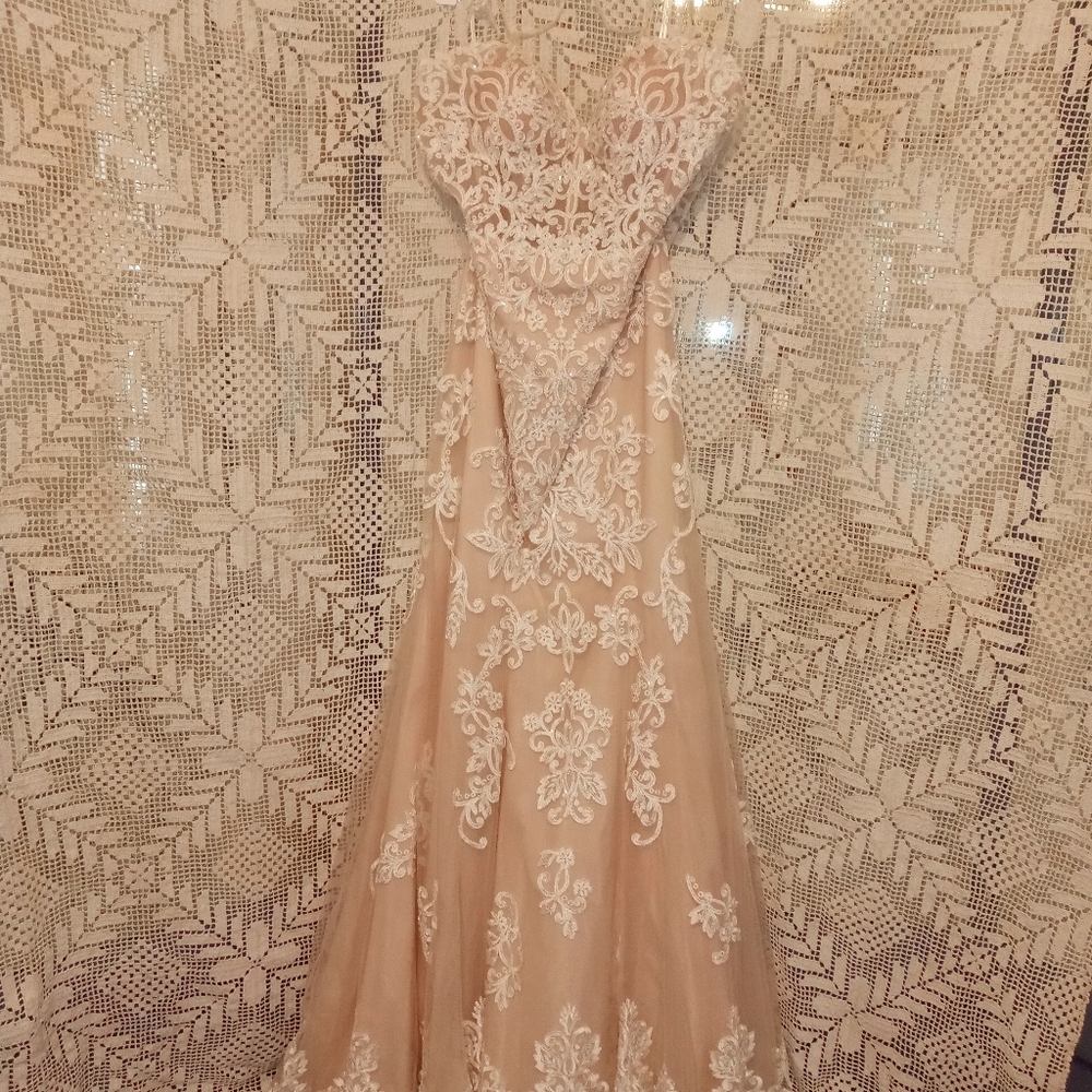 Wedding gown